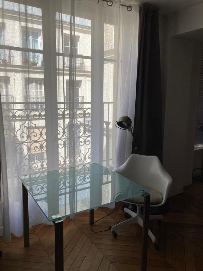 Charmant Studio Apartment Paris Bagian luar foto